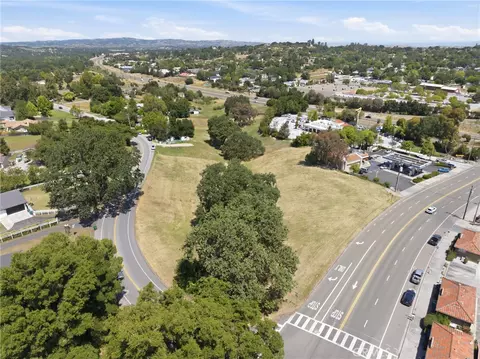 3975 Monterey, Atascadero, CA 93422 photo 4