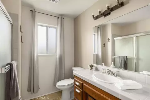 Bath - 1429 Marbella Ln, Templeton, CA 93465 photo 2 of 3
