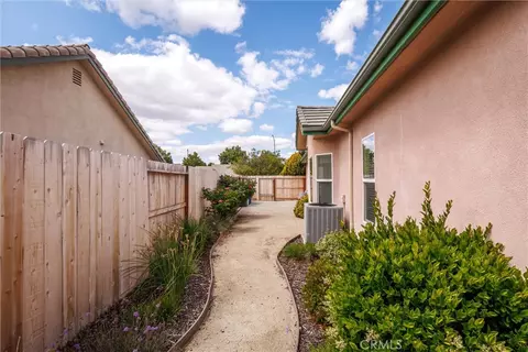 Exterior - 1411 Crown Way, Paso Robles, CA 93446 photo 10 of 11