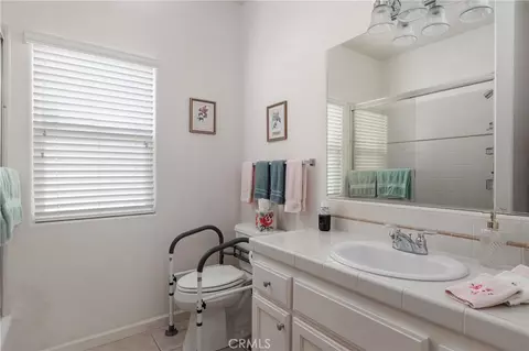 Bath - 1411 Crown Way, Paso Robles, CA 93446 photo 2 of 2