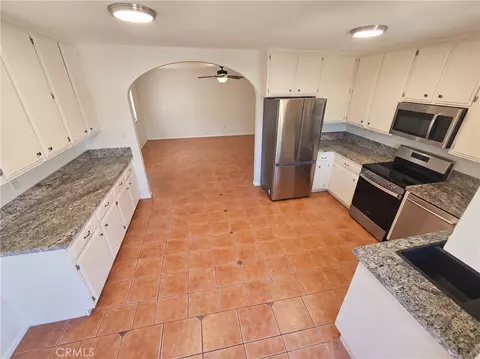 Kitchen - 780 Salinas, Templeton, CA 93465 photo 3 of 3