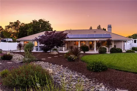 Exterior - 1275 Shane Ln, Templeton, CA 93465 photo 3 of 23