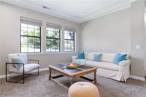 Living - 1275 Shane Ln, Templeton, CA 93465 photo 2 of 4