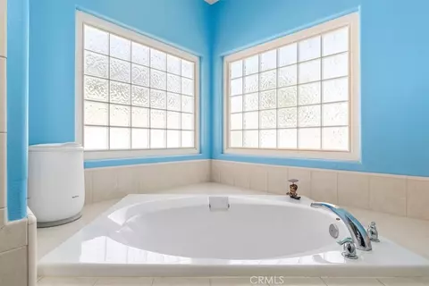 Bath - 3640 Debonair Dr, Paso Robles, CA 93446 photo 3 of 5