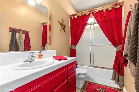 Bath - 3640 Debonair Dr, Paso Robles, CA 93446 photo 1 of 5