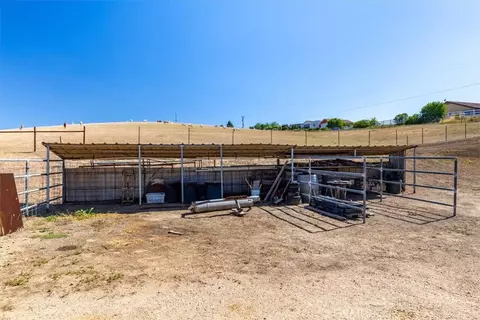Exterior - 3640 Debonair Dr, Paso Robles, CA 93446 photo 9 of 11