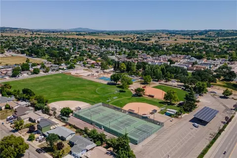 View/Area - 149 Flag Way, Paso Robles, CA 93446 photo 4 of 5