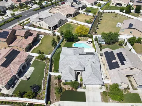 1911 Highgate Grns, Bakersfield, CA 93311