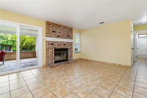 Living - 305 Rosemary, Paso Robles, CA 93446 photo 4 of 4