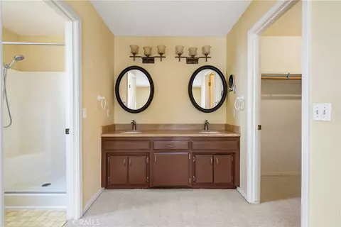 Bath - 305 Rosemary, Paso Robles, CA 93446 photo 2 of 4