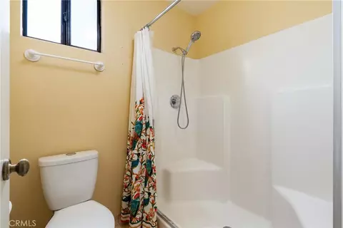 Bath - 305 Rosemary, Paso Robles, CA 93446 photo 3 of 4