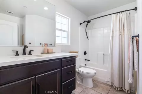 Bath - 136 Reflection Pl, Templeton, CA 93465 photo 1 of 4