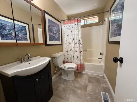 Bath - 2628 Saddle Back, Paso Robles, CA 93446 photo 1 of 4