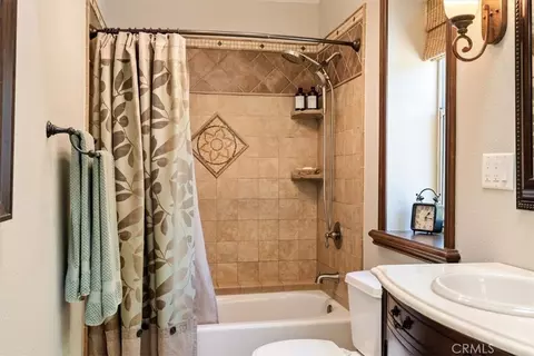 Bath - 207 Navajo St, Paso Robles, CA 93446 photo 2 of 3