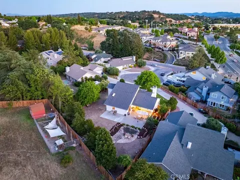 View/Area - 207 Navajo St, Paso Robles, CA 93446 photo 2 of 2