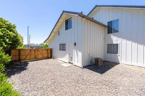 Exterior - 207 Navajo St, Paso Robles, CA 93446 photo 10 of 15