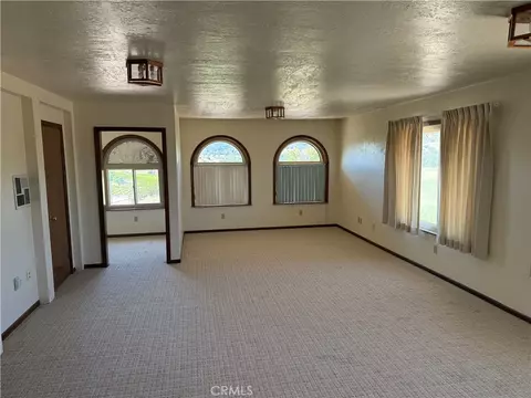Living - 1640 Valley Quail, Paso Robles, CA 93446 photo 2 of 3