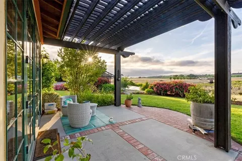 Exterior - 4960 Glenhill Ln, Paso Robles, CA 93446 photo 4 of 10