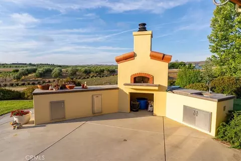 Exterior - 4960 Glenhill Ln, Paso Robles, CA 93446 photo 8 of 10