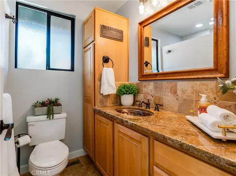 Bath - 1771 Union, Paso Robles, CA 93446 photo 1 of 3