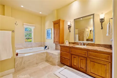 Bath - 2035 Rancho Caro, Templeton, CA 93465 photo 1 of 5
