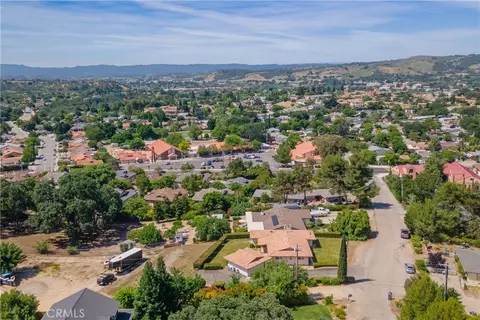 View/Area - 726 N Trigo Ln, Paso Robles, CA 93446 photo 5 of 6