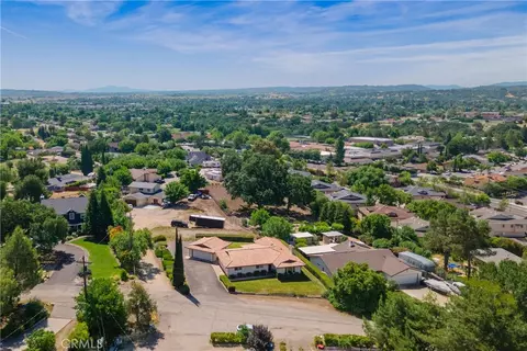 View/Area - 726 N Trigo Ln, Paso Robles, CA 93446 photo 4 of 6