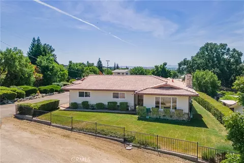 726 N Trigo Ln, Paso Robles, CA 93446 photo 2