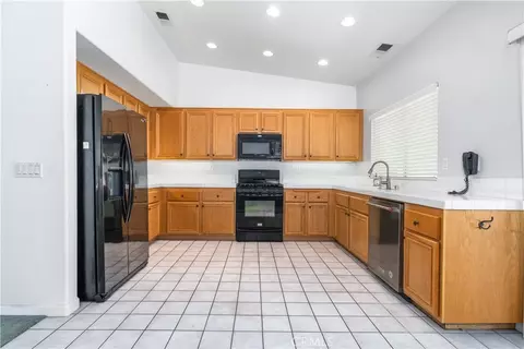 Kitchen - 1209 Echo Ct, Paso Robles, CA 93446 photo 2 of 5