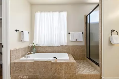 Bath - 669 Red Cloud Rd, Paso Robles, CA 93446 photo 2 of 5