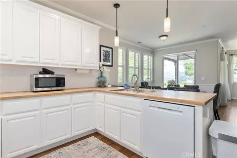 Kitchen - 669 Red Cloud Rd, Paso Robles, CA 93446 photo 5 of 5