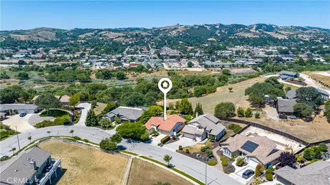 View/Area - 669 Red Cloud Rd, Paso Robles, CA 93446 photo 7 of 11