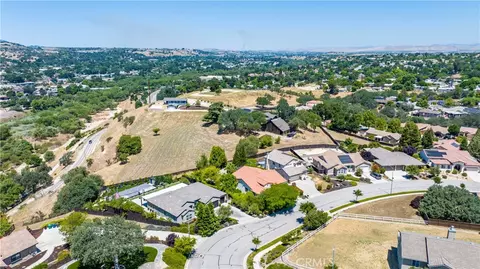 View/Area - 669 Red Cloud Rd, Paso Robles, CA 93446 photo 8 of 11