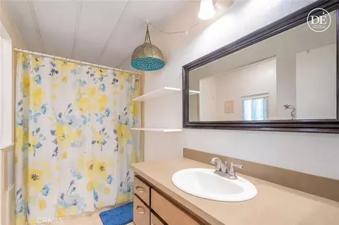 Bath - 337 Lark Dr, Paso Robles, CA 93446 photo 1 of 3