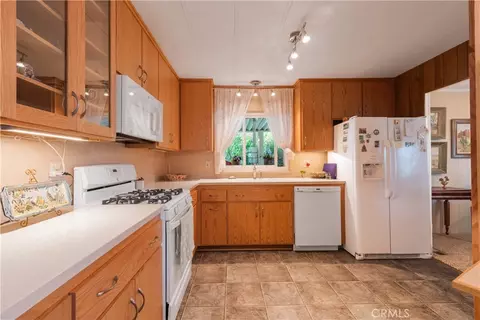Kitchen - 337 Lark Dr, Paso Robles, CA 93446 photo 1 of 2