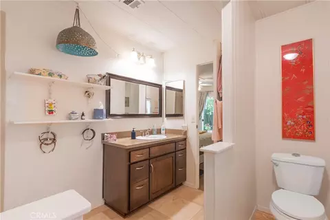 Bath - 337 Lark Dr, Paso Robles, CA 93446 photo 2 of 3