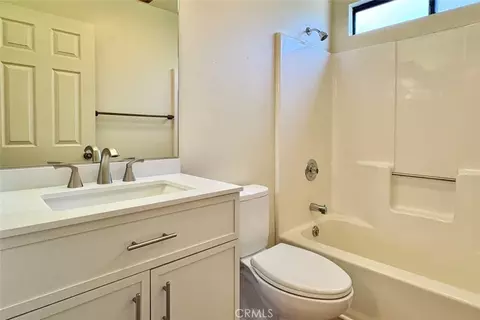Bath - 4755 Egret Ln, Paso Robles, CA 93446 photo 2 of 2