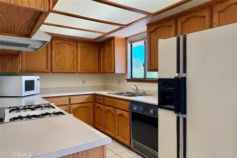 Kitchen - 4755 Egret Ln, Paso Robles, CA 93446 photo 2 of 4