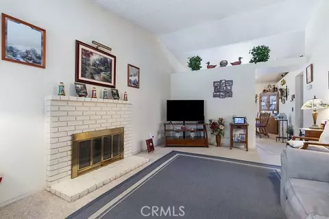 Living - 1318 Oleander Ln, Paso Robles, CA 93446 photo 2 of 4
