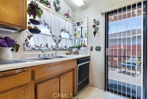 Kitchen - 1318 Oleander Ln, Paso Robles, CA 93446 photo 3 of 3