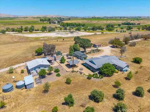 View/Area - 7865 Airport, Paso Robles, CA 93446 photo 3 of 9