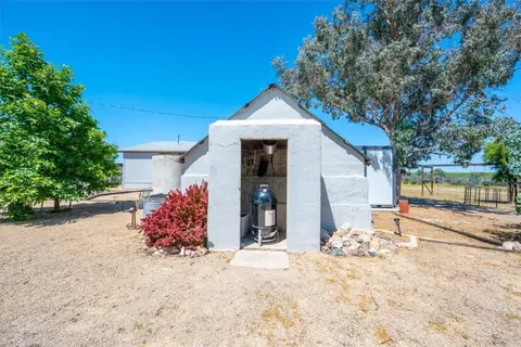 Exterior - 7865 Airport, Paso Robles, CA 93446 photo 12 of 13