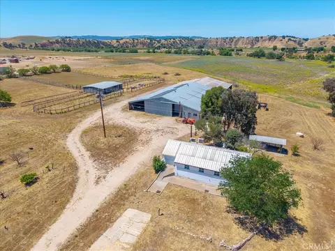 View/Area - 7865 Airport, Paso Robles, CA 93446 photo 7 of 9