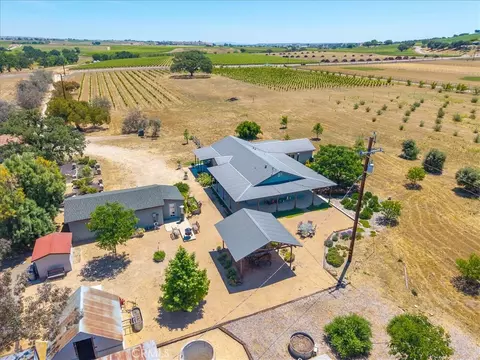View/Area - 7865 Airport, Paso Robles, CA 93446 photo 4 of 9
