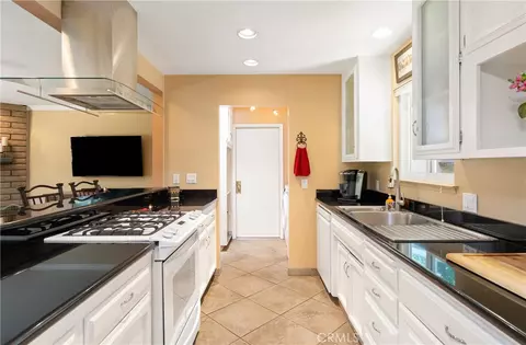 Kitchen - 7280 Valle, Atascadero, CA 93422 photo 2 of 3
