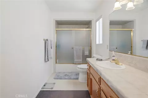 Bath - 2515 Shoreline, Bradley, CA 93426 photo 2 of 3