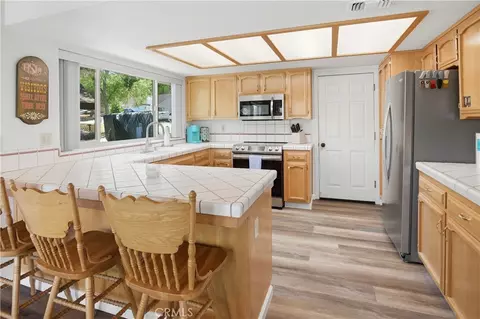 Kitchen - 2515 Shoreline, Bradley, CA 93426 photo 1 of 3