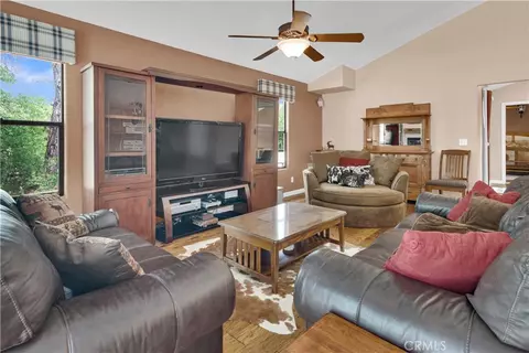Living - Undisclosed, Bradley, CA 93426 photo 2 of 2