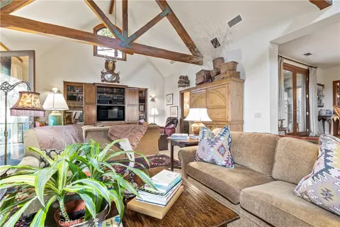 Living - 5415 Fairhills, Paso Robles, CA 93446 photo 4 of 7
