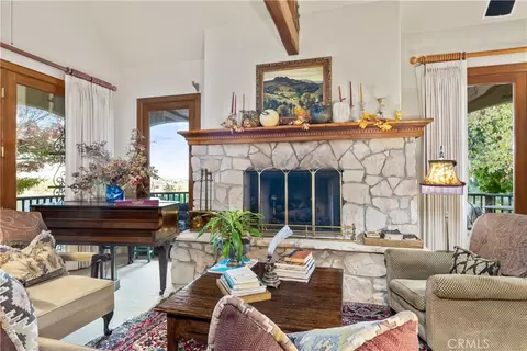 Living - 5415 Fairhills, Paso Robles, CA 93446 photo 3 of 7